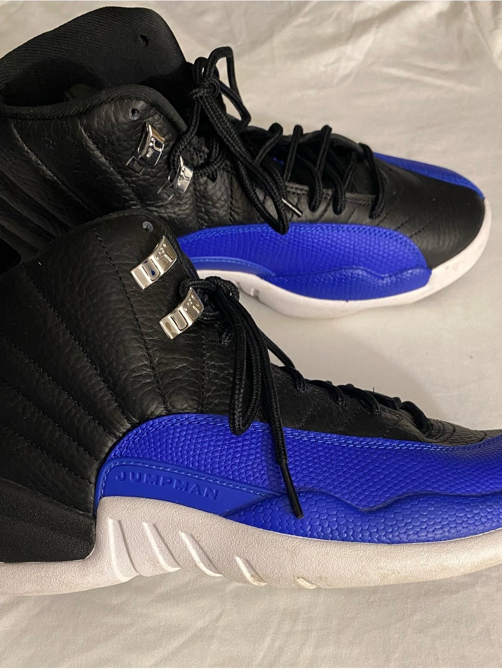 Women Jordan 12 - Picture 2 of 3